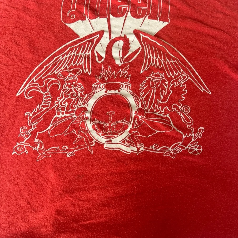 Queen‎ Rock Band Graphic T-Shirt Mens XXL Red Short Sleeve Official Merch Tee